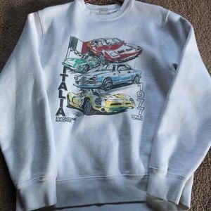 Thick and cozy crew neck with old school cars
